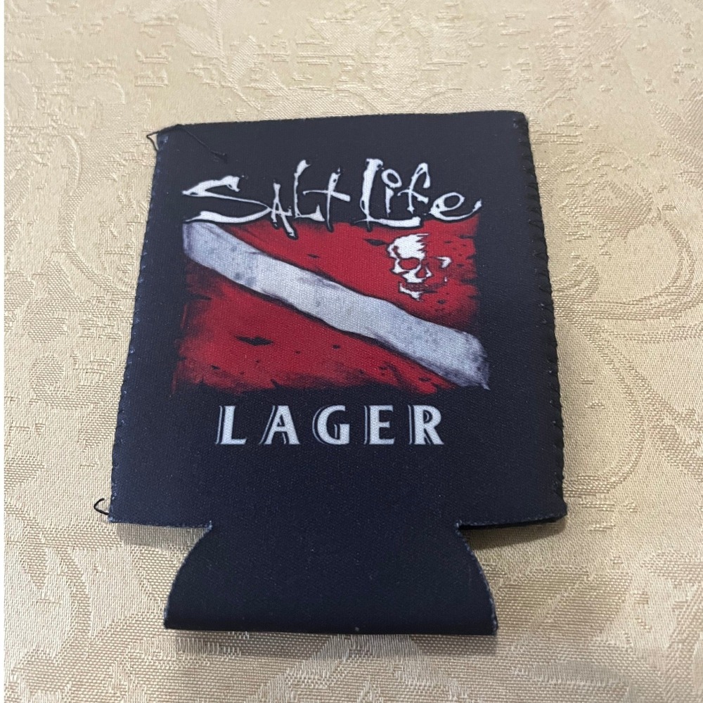 Salt Life Can Cooler Unisex OS Black Good Lager‎ Skull Dive Flag Koozie